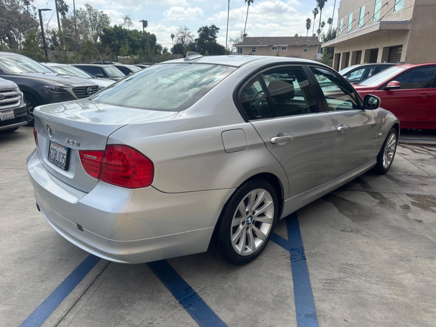 2011 Silver /Black BMW 3-Series Letther (WBAPH5G50BN) with an 6 Cylinder engine, Automatic transmission, located at 30 S. Berkeley Avenue, Pasadena, CA, 91107, (626) 248-7567, 34.145447, -118.109398 - Looking for a dependable, stylish ride in Pasadena, CA, but struggling with bad credit? Look no further than this stunning 2011 BMW 3-Series 328i SA SULEV available at our dealership. We understand the challenges of securing auto financing with less than perfect credit, which is why we offer in-hous - Photo#5